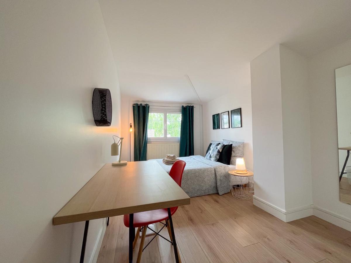 Maison Ideale Pour Visiter Paris Versailles - Chambres Privees Paris-Saclay Бюр-Сюр-Ивет Номер фото