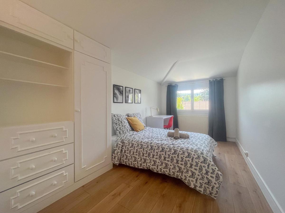 Maison Ideale Pour Visiter Paris Versailles - Chambres Privees Paris-Saclay Бюр-Сюр-Ивет Экстерьер фото